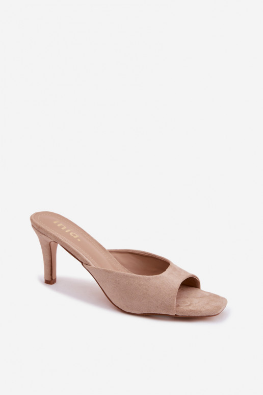 Pantofole da donna Abilitato Smukłym Obcasie beige Revina