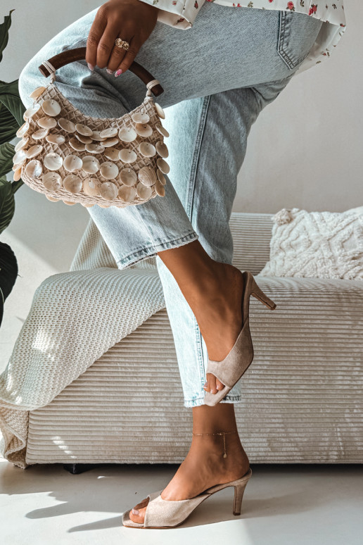 Pantofole da donna Abilitato Smukłym Obcasie beige Revina