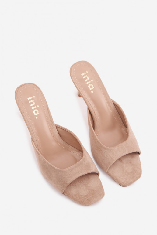 Pantofole da donna Abilitato Smukłym Obcasie beige Revina