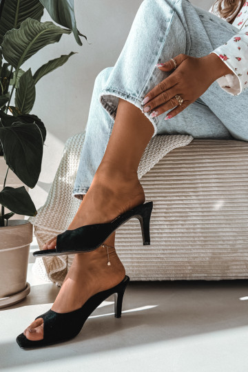 Pantofole con tacco sottile nere Revina 2