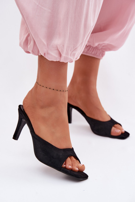 Pantofole da donna Abilitato Smukłym Obcasie colore nero Revina