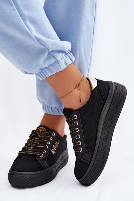 Scarpe per il tempo libero con una piattaforma Lee Cooper LCIN-26-44-4476 colore nero