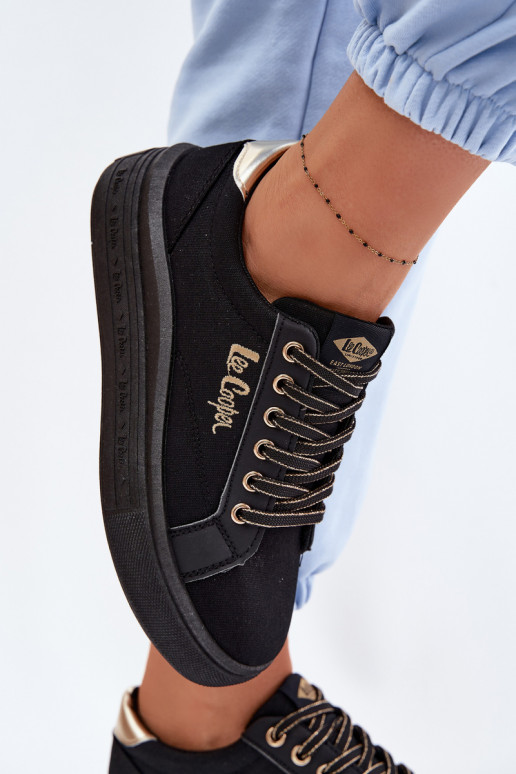 Scarpe per il tempo libero con una piattaforma Lee Cooper LCIN-26-44-4476 colore nero