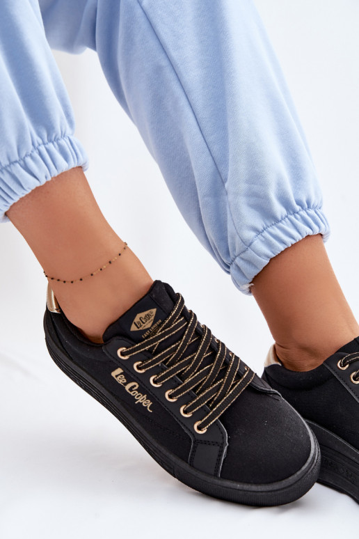 Scarpe per il tempo libero con una piattaforma Lee Cooper LCIN-26-44-4476 colore nero