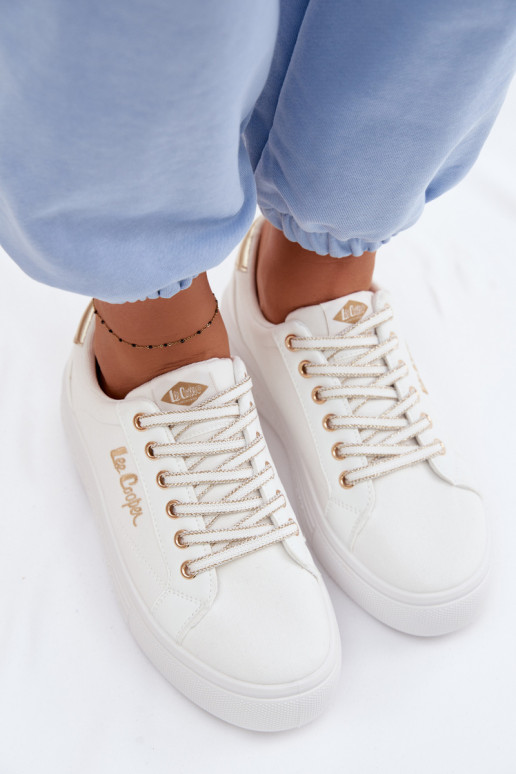 Scarpe per il tempo libero con una piattaforma Lee Cooper LCIN-26-44-4478 Colore bianco