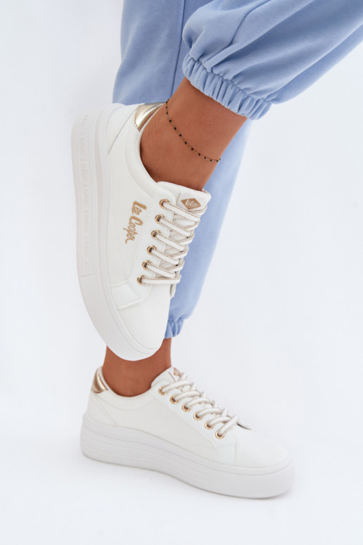 Scarpe per il tempo libero con una piattaforma Lee Cooper LCIN-26-44-4478 Colore bianco