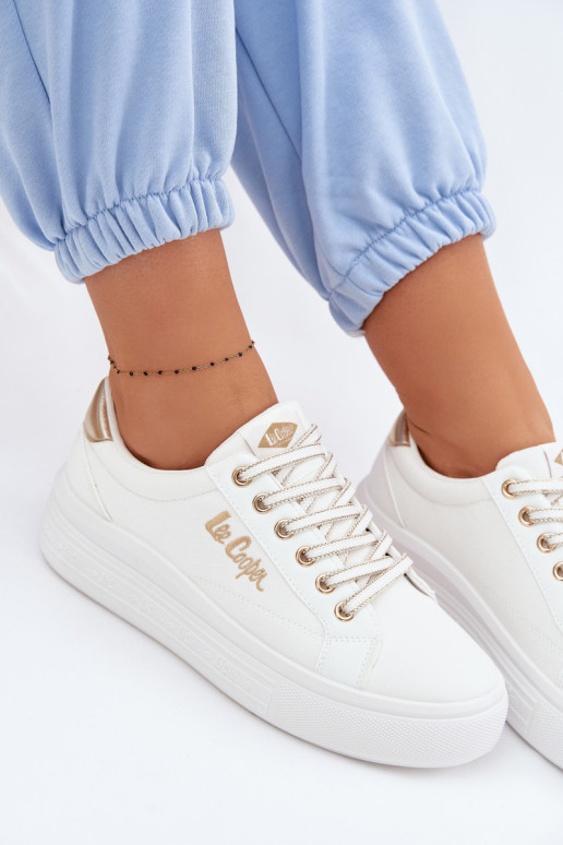 Scarpe per il tempo libero con una piattaforma Lee Cooper LCIN-26-44-4478 Colore bianco