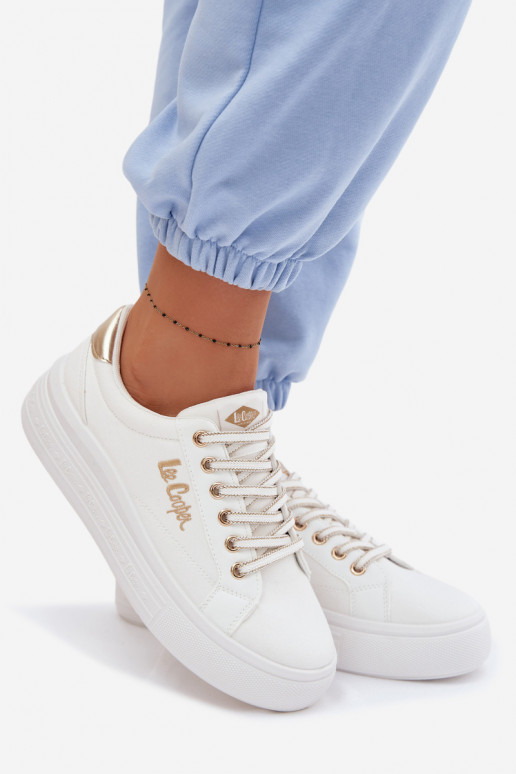 Scarpe per il tempo libero con una piattaforma Lee Cooper LCIN-26-44-4478 Colore bianco