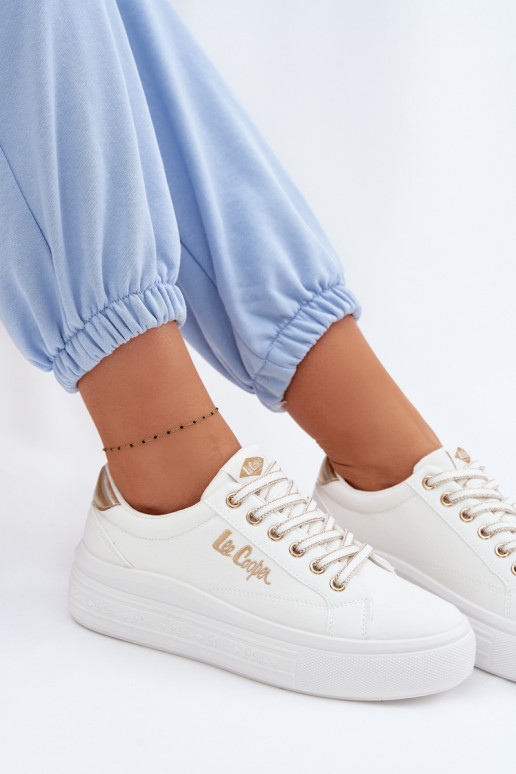 Scarpe per il tempo libero con una piattaforma Lee Cooper LCIN-26-44-4478 Colore bianco