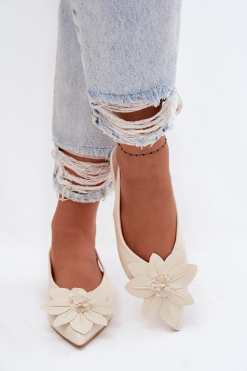 Sandali da donna con tacchi larghiDekoracyjnym Un fiore colore avorio Telivette 2