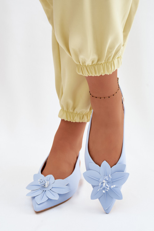 Sandali da donna con tacchi larghiDekoracyjnym Un fiore colore blu Telivette