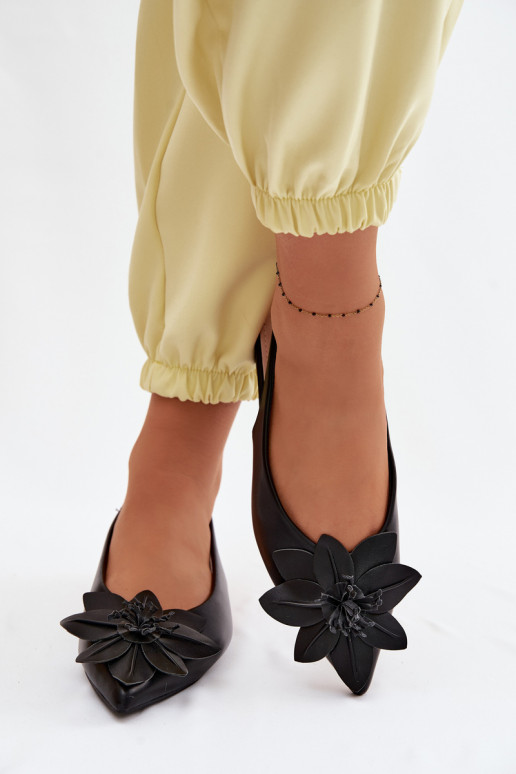 Sandali da donna con tacchi larghiDekoracyjnym Un fiore colore nero Telivette