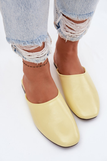 Pantofole gialle da donna piatte in pelle sintetica Romelle