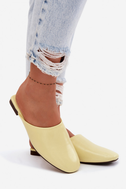 Pantofole da donna MuleImitacji Skóry isoscele colore giallo Romelle