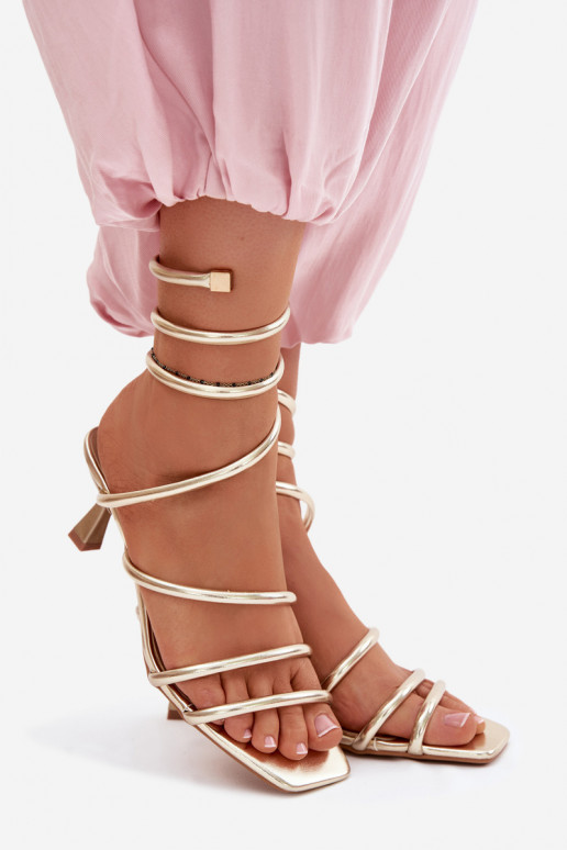 Sandali da donna con i tacchi con strisce colore dorato Samara