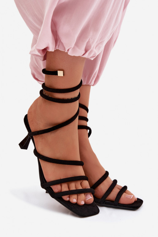 Sandali da donna con i tacchi con strisce colore nero Samara