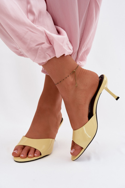 con effetto vernice PantofoleImitacji Skóry con tacchi sottili colore giallo Melissea