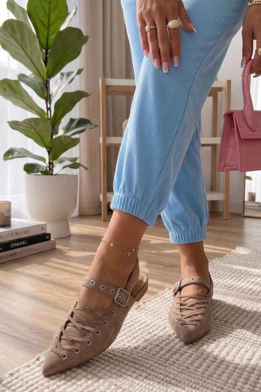 Ballerine color caramello con tacco...