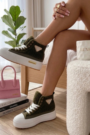 Sneakers verdi pelose con pietre di zirconio sopra la caviglia Lucia 2