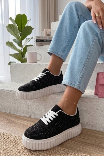 Sneakers nere con plateau...