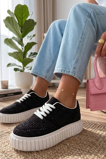 Sneakers nere con plateau... 2