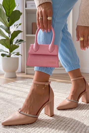 Scarpe color sabbia con zirconi Madeleine 2