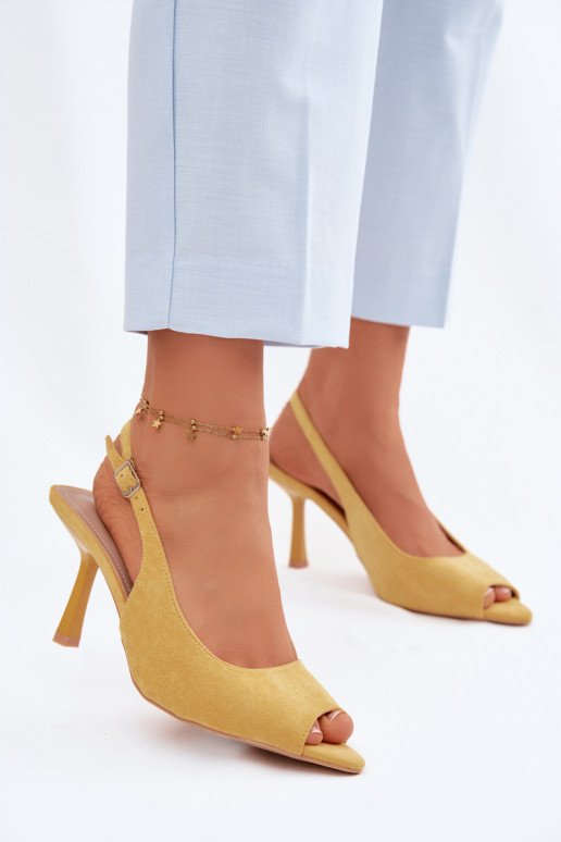 Sandali con tacco sottile in suede sintetico gialli Sevina