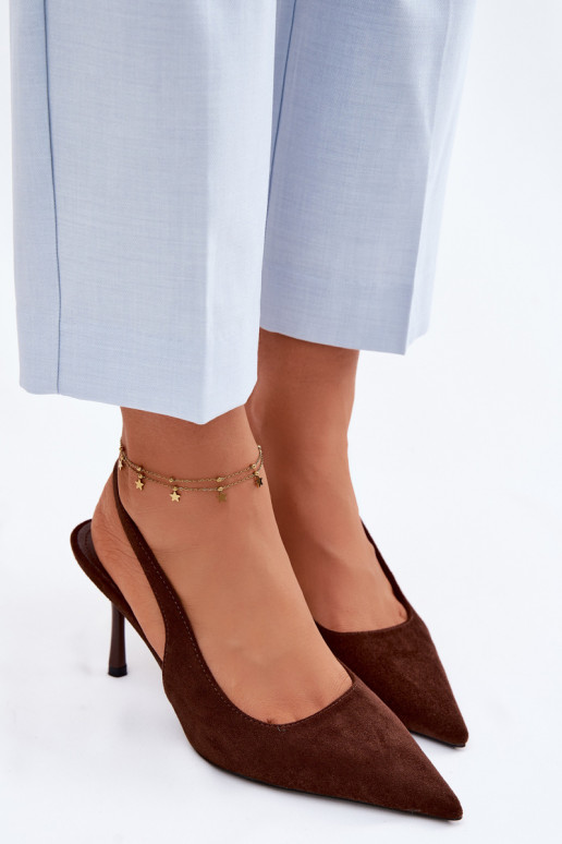 Sandali con tacco sottile in suede sintetico color cioccolato Kevina