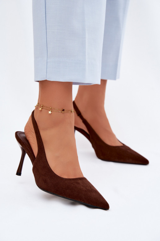 Sandali con tacco sottile in suede sintetico color cioccolato Kevina