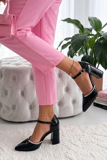 Mocassini neri in vernice... 2