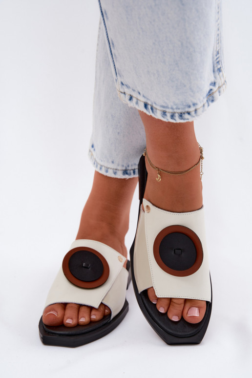 Pantofole in pelle Femminile disegno geometrico Deveciejka K7479-01 beige-colore nero