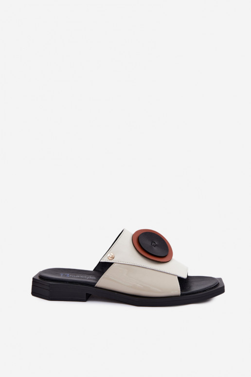 Pantofole in pelle da donna color sabbia e nero con design geometrico Tai turiciejka K7479-01