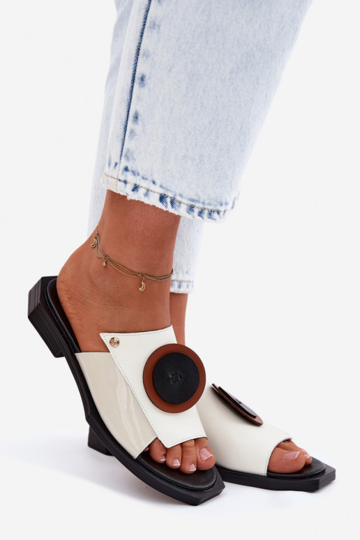 Pantofole in pelle da donna color sabbia e nero con design geometrico Tai turiciejka K7479-01