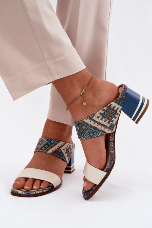 Pantofole in pelle da donna color sabbia e blu con motivo e tacco Tai turiciejka K7522-04