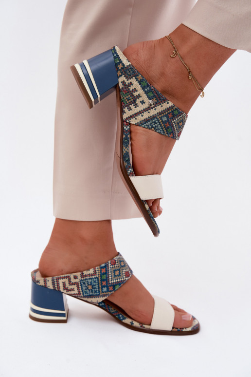 Pantofole in pelle da donna color sabbia e blu con motivo e tacco Tai turiciejka K7522-04