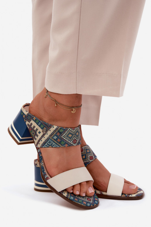 Pantofole in pelle da donna color sabbia e blu con motivo e tacco Tai turiciejka K7522-04