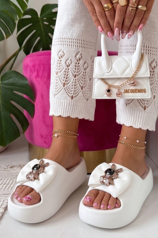 Infradito bianchi con piattaforma e...