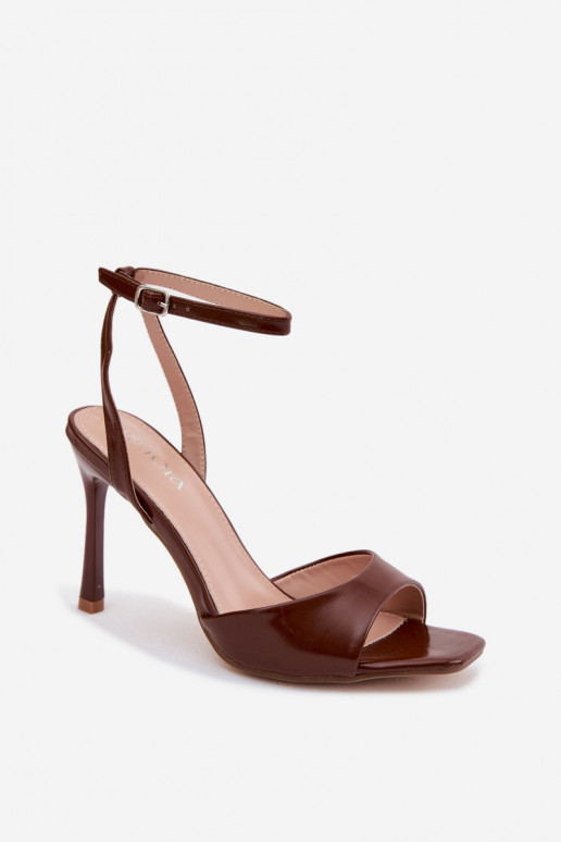 Sandali marroni con tacco sottile in ecopelle Olissey