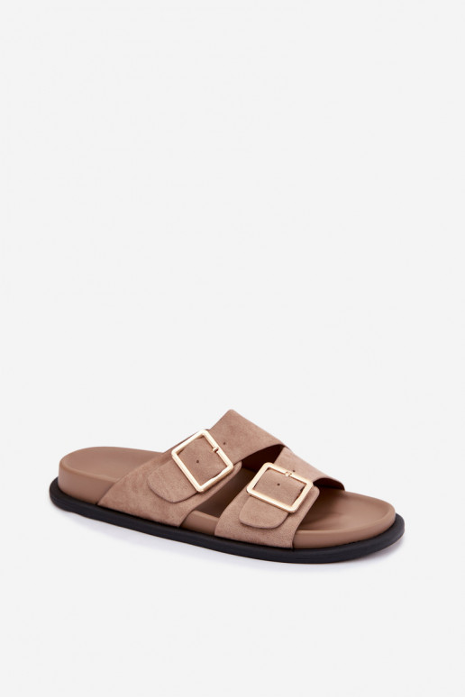 Pantofole in faux suede color sabbia con fibbie dorate Selissea