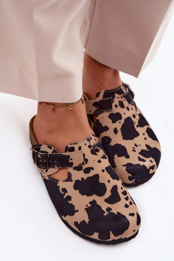 Mule in pelle scamosciata con fibbie Zazoo 1905, colori sabbia e nero