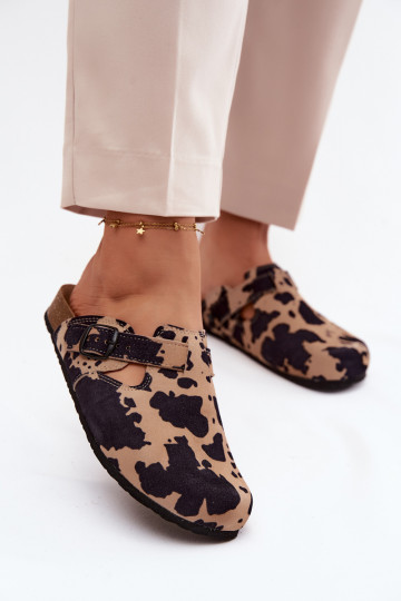 Mule in pelle scamosciata con fibbie Zazoo 1905, colori sabbia e nero 2