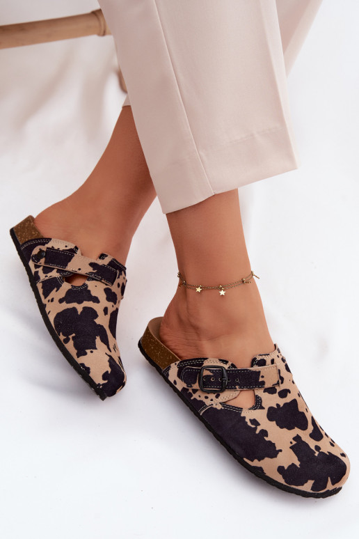 Mule in pelle scamosciata con fibbie Zazoo 1905, colori sabbia e nero
