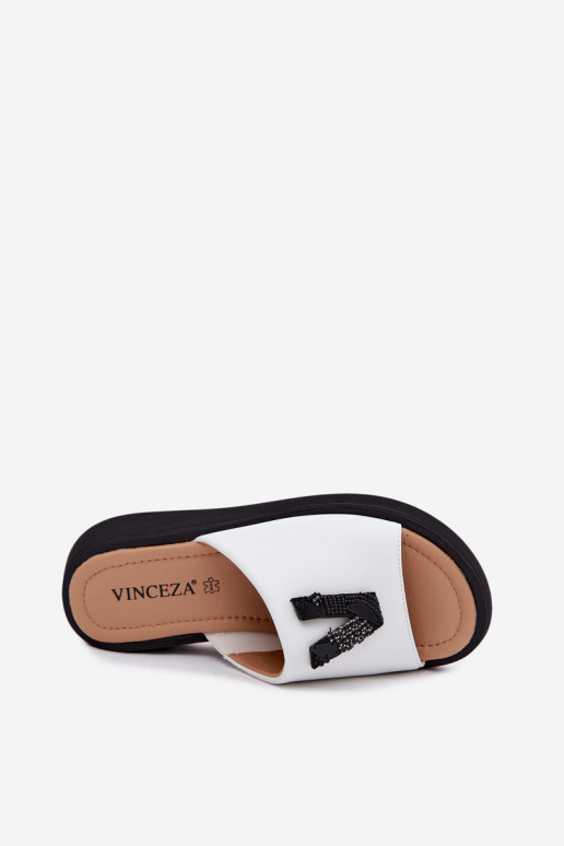 Ciabatte in pelle da donna con tomaia a V su piattaforma Vinceza 66950, colore bianco