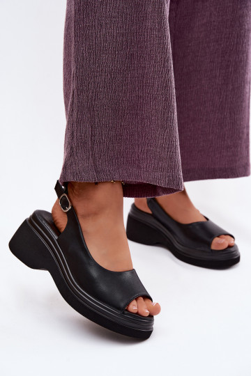 Sandali in pelle con piattaforma Vinceza 66936, colore nero