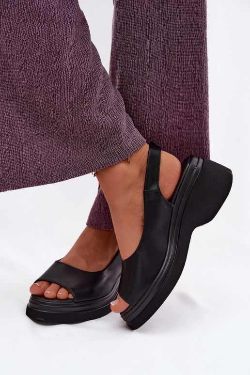 Sandali in pelle con piattaforma Vinceza 66936, colore nero