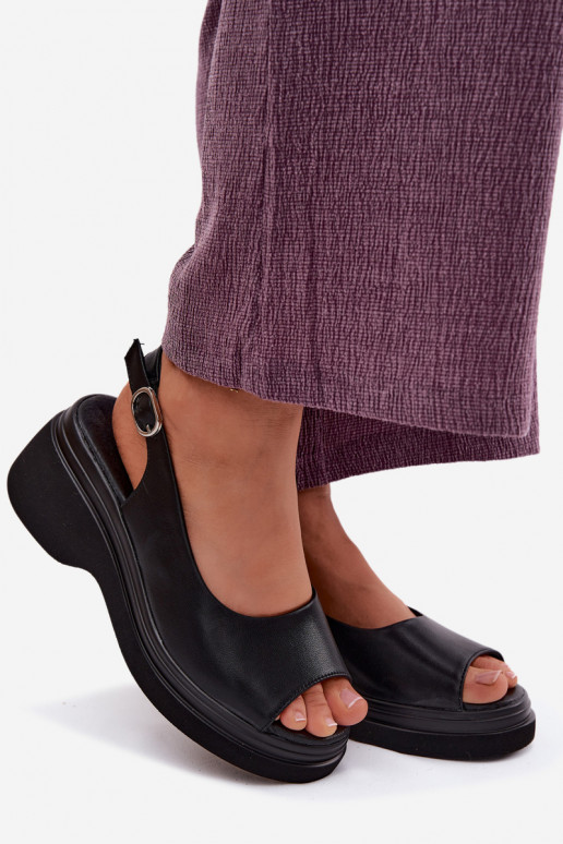 Sandali in pelle con piattaforma Vinceza 66936, colore nero