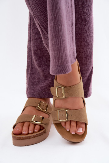 Pantofole in pelle con piattaforma e fibbie Vinceza 102657, colore sabbia