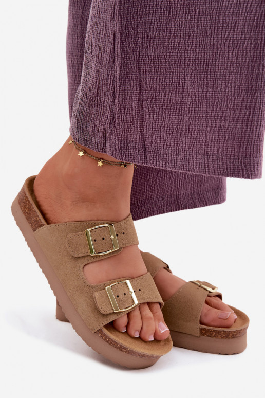 Pantofole in pelle con piattaforma e fibbie Vinceza 102657, colore sabbia