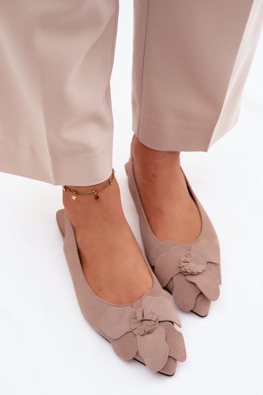 sandali Pelle dalla pelle scamosciata con tacchi larghi Con decorazioni Un fiore Vinceza 66951 beige