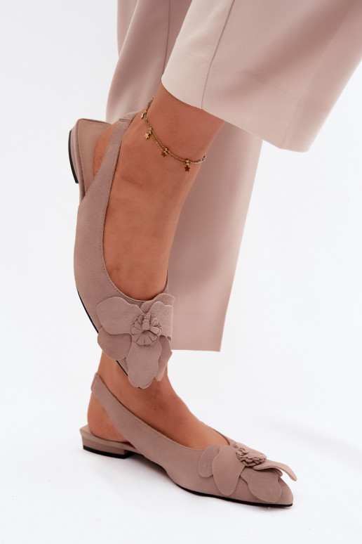 sandali Pelle dalla pelle scamosciata con tacchi larghi Con decorazioni Un fiore Vinceza 66951 beige